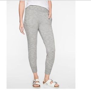 Athleta Xsp cropped joggers